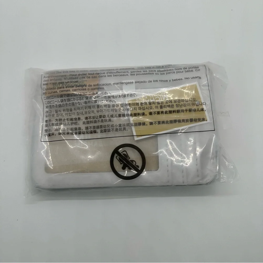 NWT Michael Kors | White Puffer Quilted Vegan Leather Card Holder Keychain $228